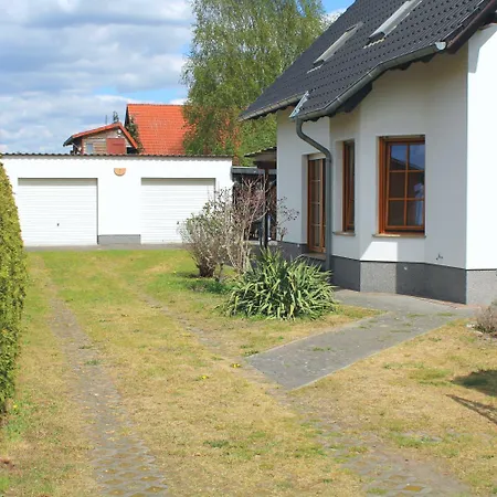 Gaestehaus Mit Garten In Guest house Oranienburg